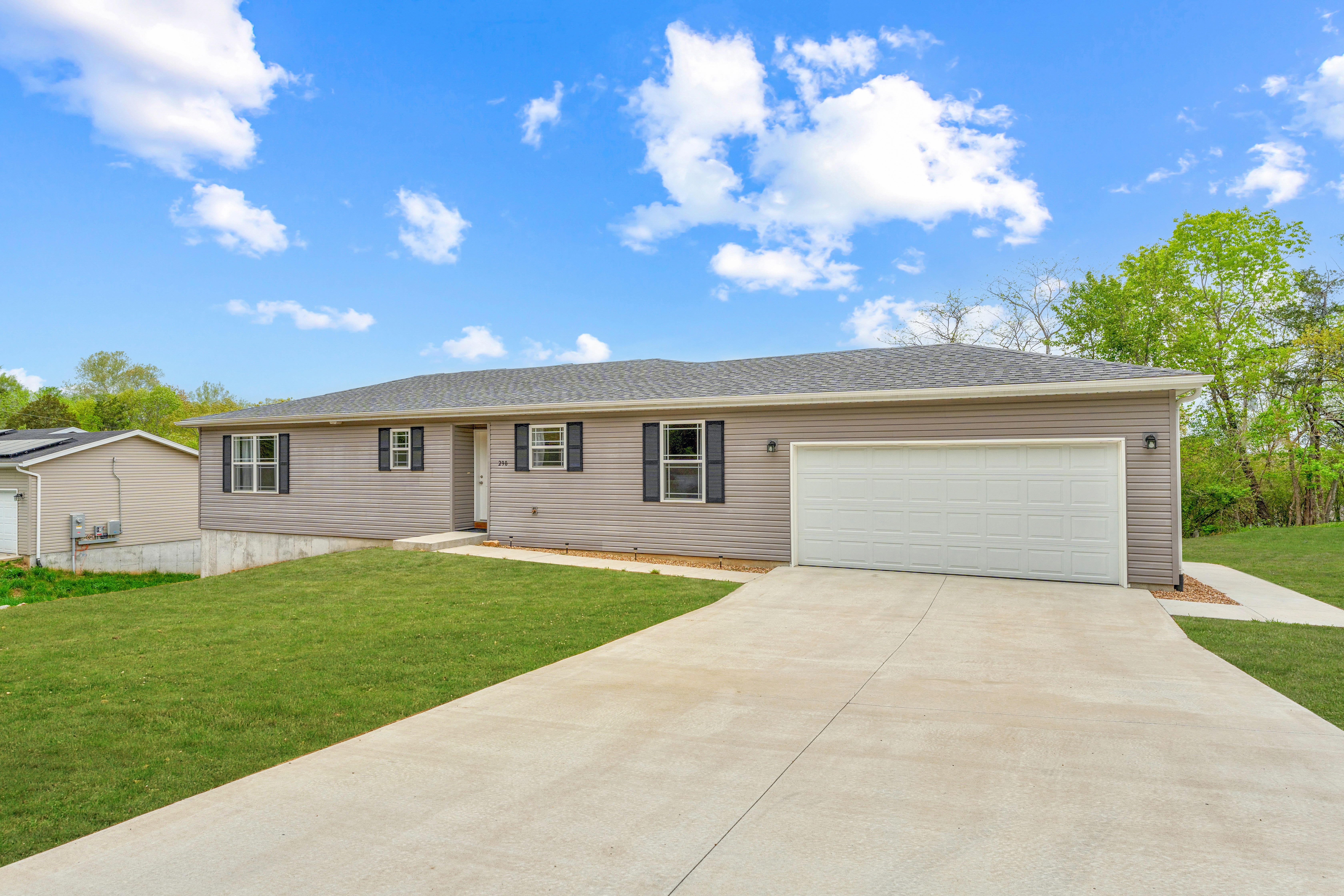 Single family home exterior in a quiet Branson neighborhood